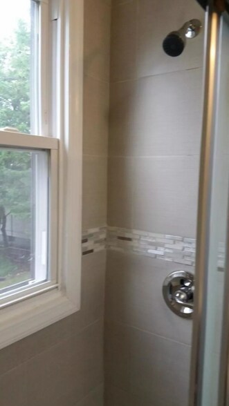 Building Photo - 48 Hazelwood Ave