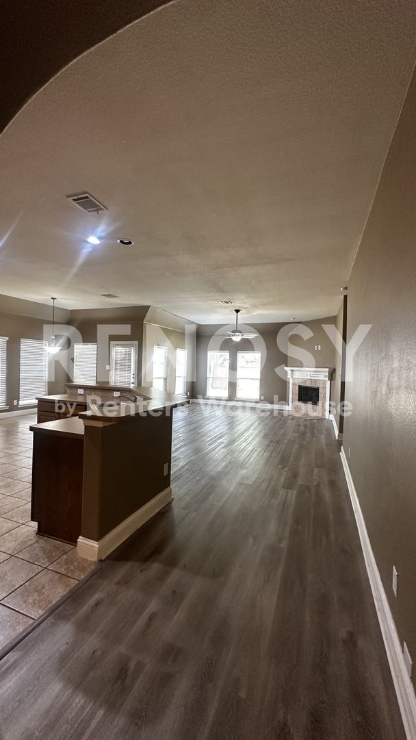 Building Photo - 1500 Dun Loggin Dr