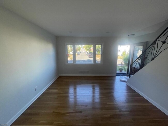 Building Photo - 752 Layton Dr