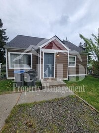 Building Photo - Centrally Located Bremerton Home With Partial View of Sinclair Inlet from Deck