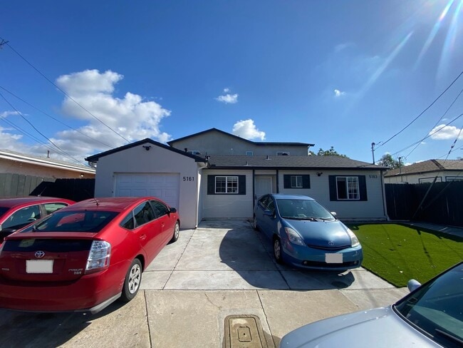 Primary Photo - 6BD/2BA on Ewing!