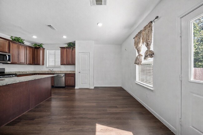 Building Photo - 116 Chestnut Gate Dr