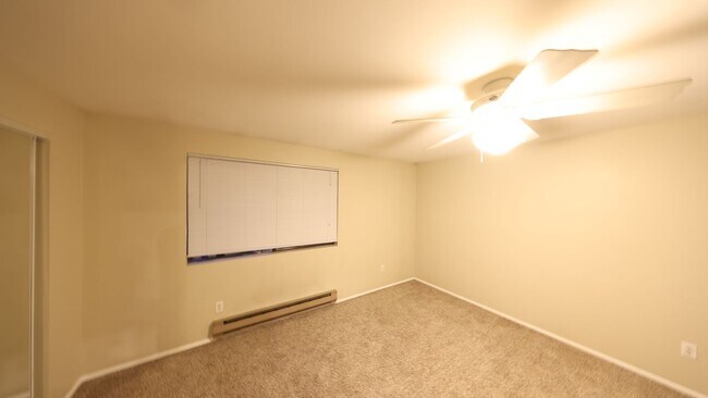 Building Photo - 2 Bed 2.5 Bath - Excellent Condition - Pet Friendly - NAS Whidbey