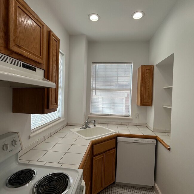Building Photo - Alves - 1322 (KC)