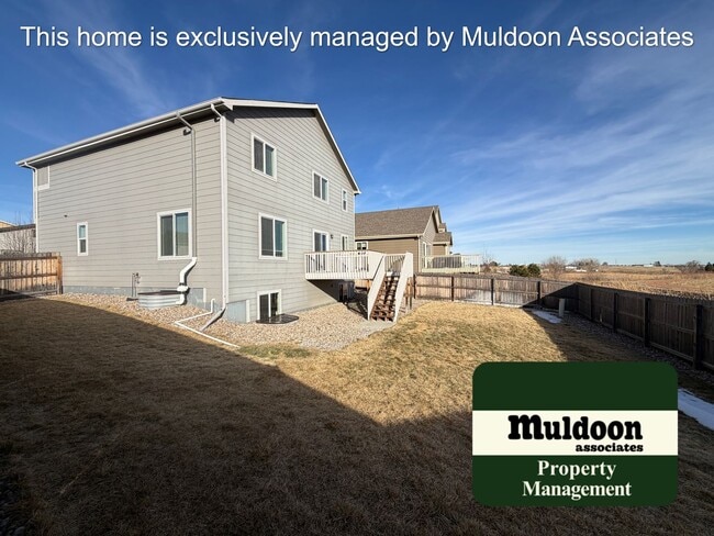 Building Photo - Newer build ready to move in!