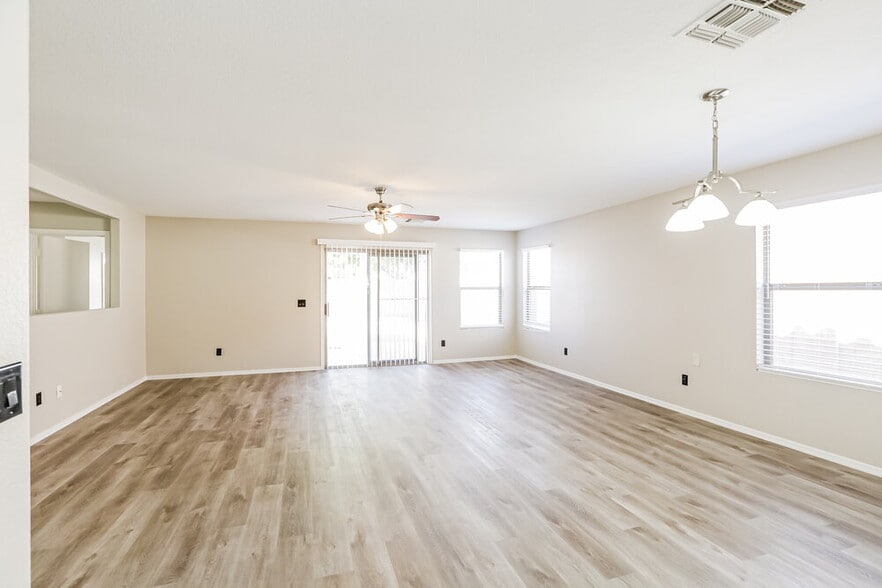 Building Photo - 11240 E Sunland Ave