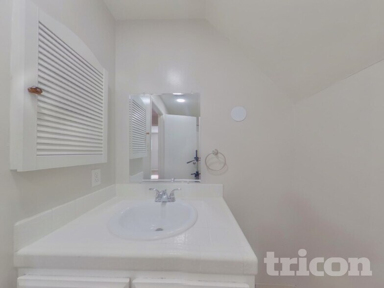 Building Photo - 3670 Renee Way