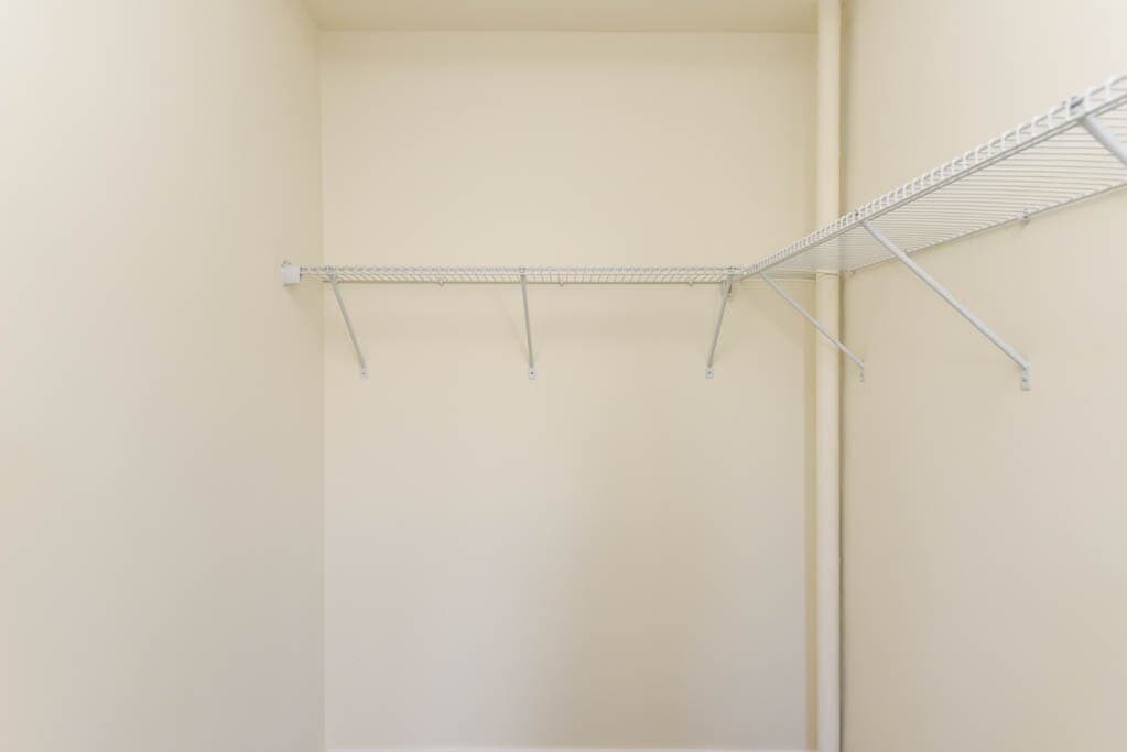 Building Photo - 3335 W Diversey Ave