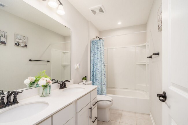 Building Photo - 968 Blackmore Dr