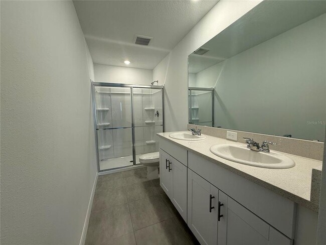 Building Photo - 3009 Skyline Lp