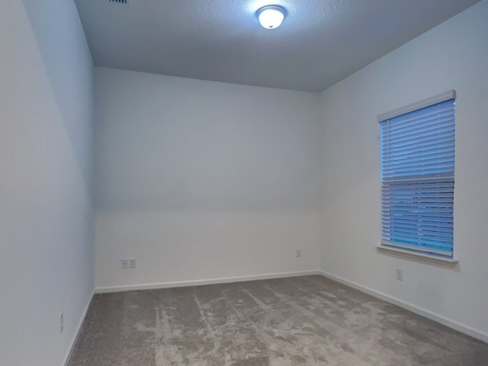 Building Photo - 9005 Latigo Ln