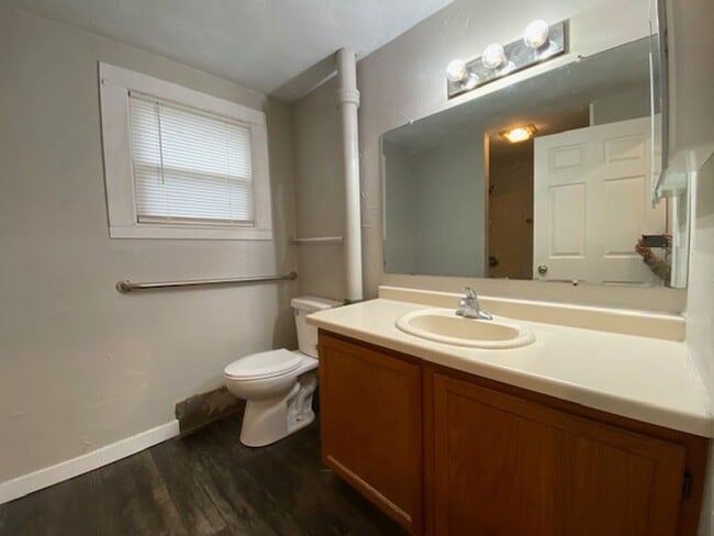 Building Photo - 2233 Illinois Ave