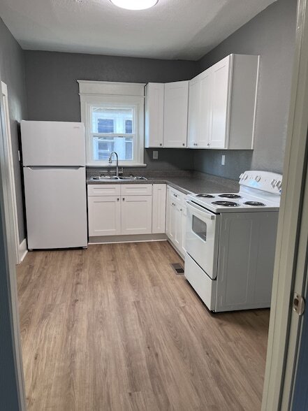 Building Photo - 2134 Hazel St