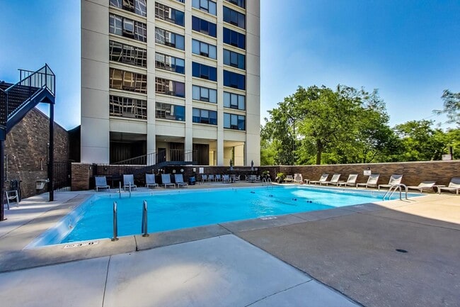 Building Photo - 2800 N Lake Shore Dr