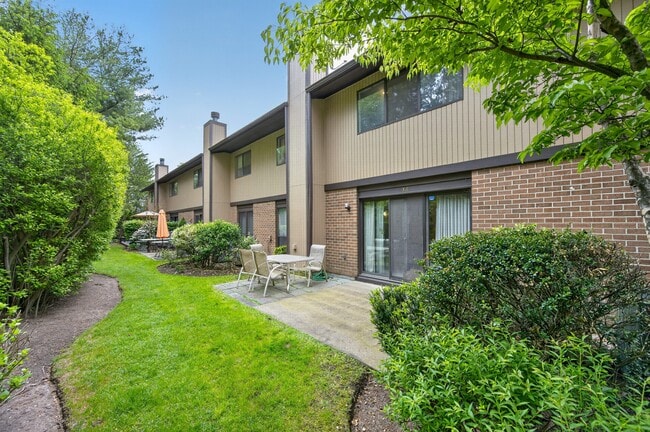 Building Photo - 36 Wimbledon Dr