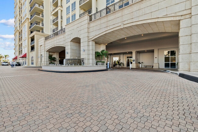 Building Photo - 3800 N Ocean Dr