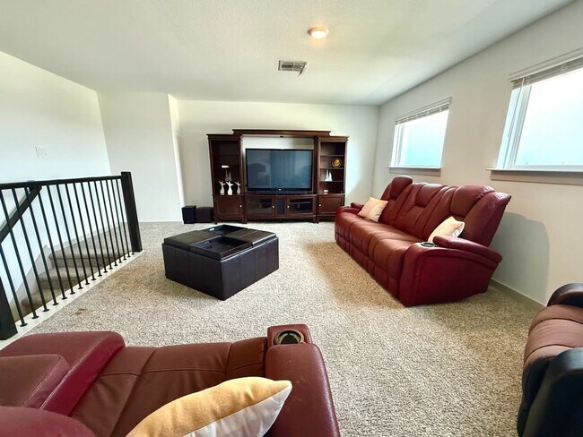 Building Photo - 6927 Morales Way