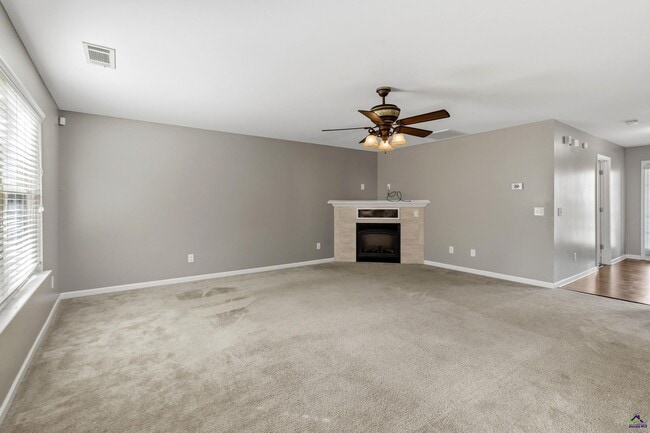 Building Photo - 100 Stoney Creek Dr