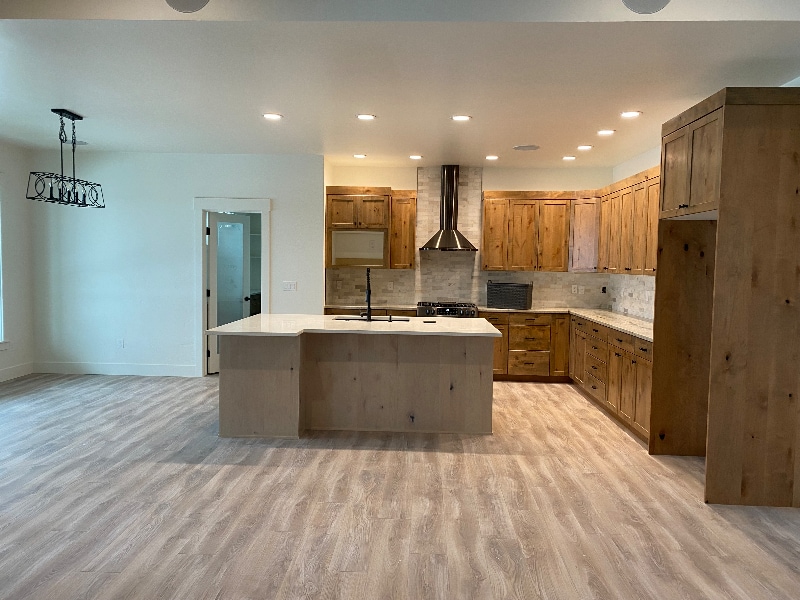 Building Photo - 15550 Riverside Rd