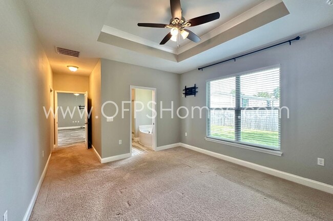 Building Photo - 216 Green Dr