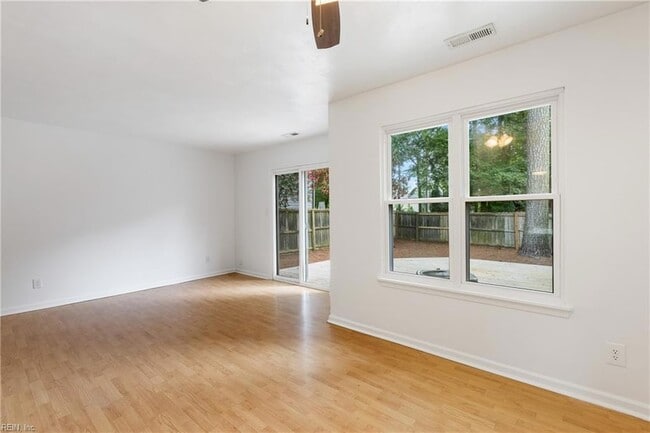 Building Photo - 337 Hutton Cir