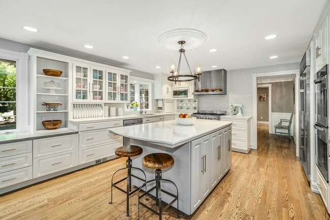 Building Photo - Luxury Estate Compound in Woodinville