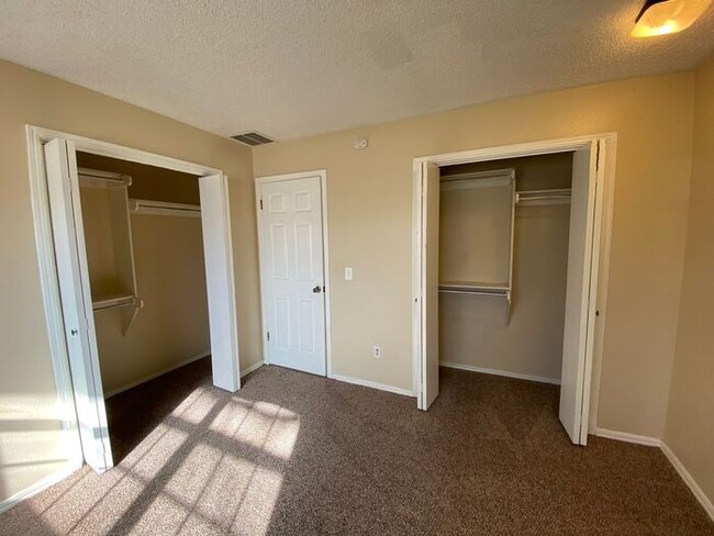 Building Photo - 3 bed 2 bath in Moore in Greenbriar Eastla...