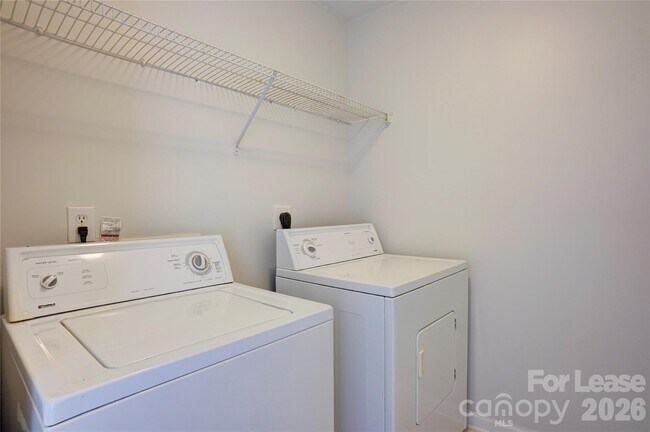 Building Photo - 12411 Stratfield Pl Cir