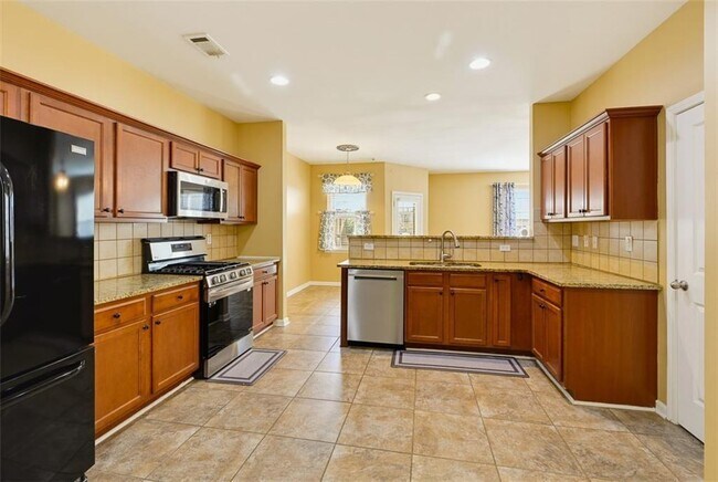Building Photo - 254 Shaw Dr