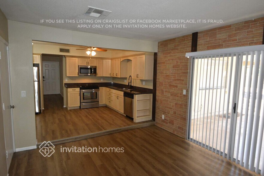 Building Photo - 2301 W Waltann Ln