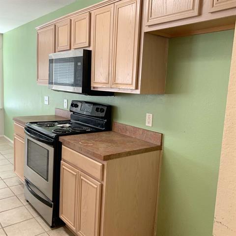 Building Photo - 208 N Rolling Meadow Dr