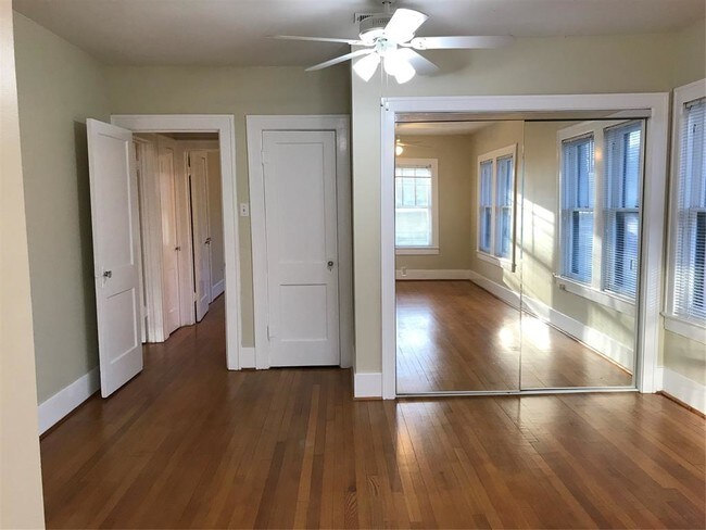 Building Photo - 1719 Dunlavy St