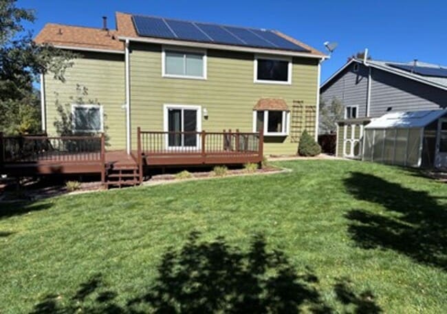 Building Photo - Large Clean Home in Aurora