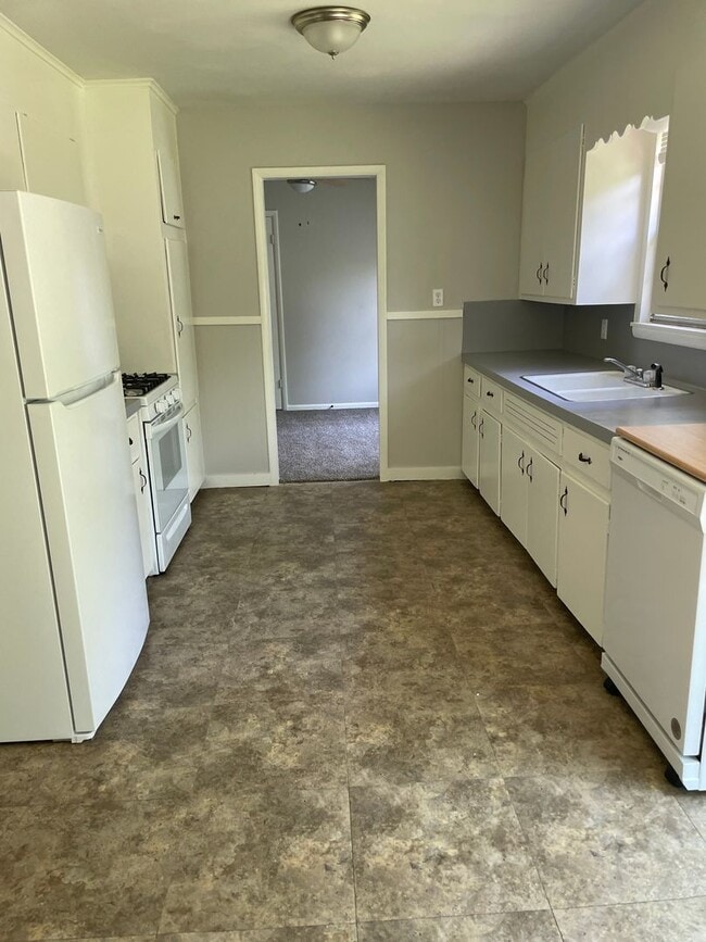 Building Photo - Newly upgraded 3 bed / 1 bath