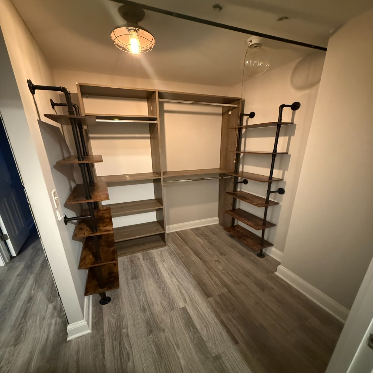 Building Photo - 5455 N Sheridan Rd