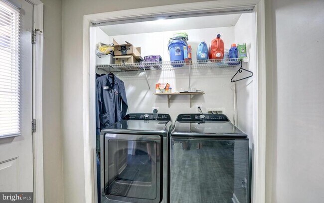 Building Photo - 102 Cagney Terrace SE