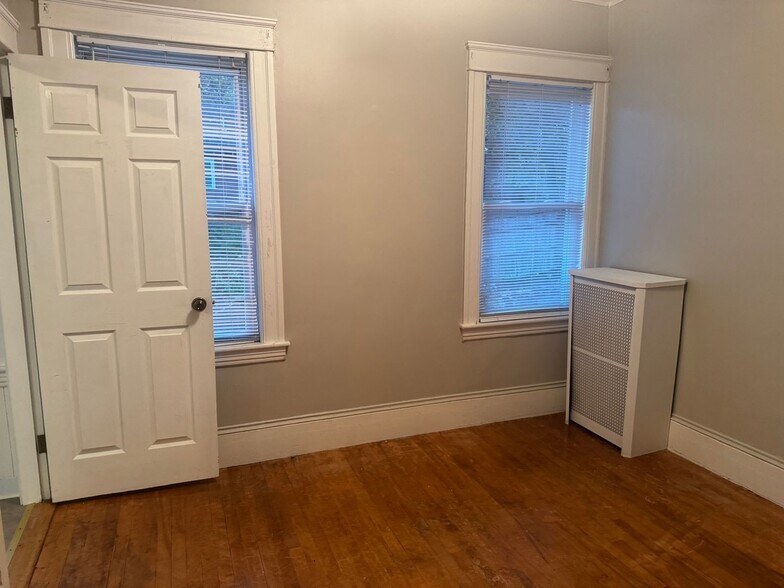 Building Photo - 34 Morningside Rd