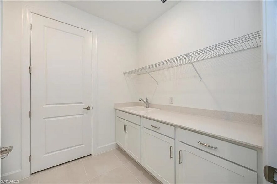 Building Photo - 10335 Ventana Ln