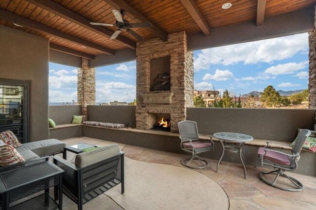 Building Photo - 13415 Pino Ridge Pl NE