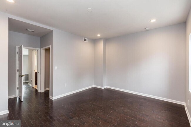 Building Photo - 1626 N 25th St
