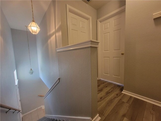 Building Photo - 1717 Matthews Ln