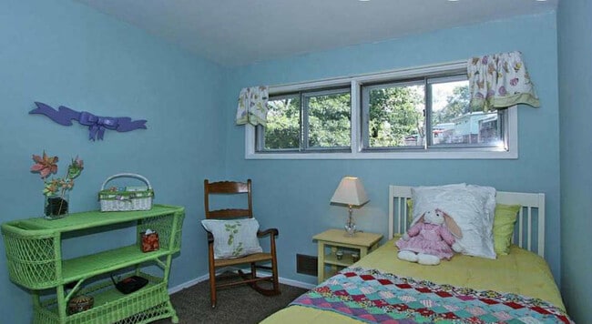 Building Photo - 2303 Pinneberg Ave