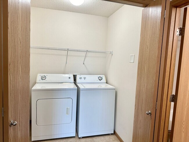 Building Photo - 4431 Calico Dr S