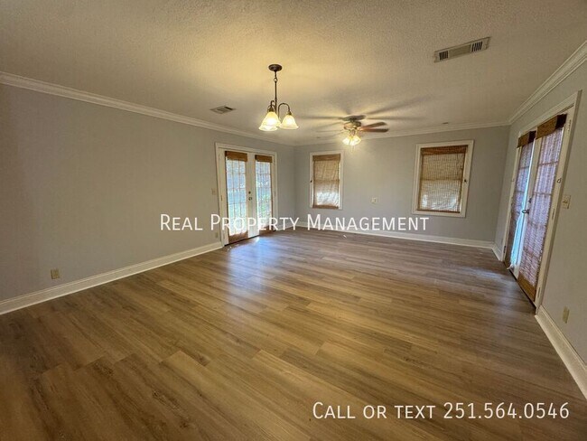 Building Photo - 1063 Midmoor Dr