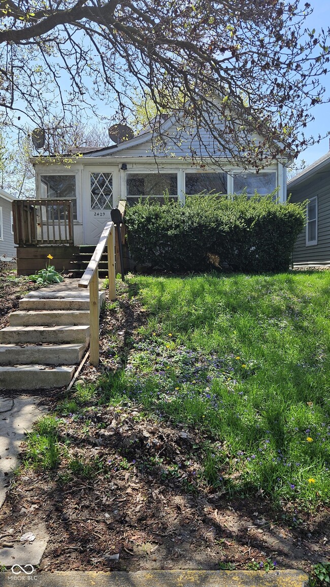 Primary Photo - 2429 E 16th St