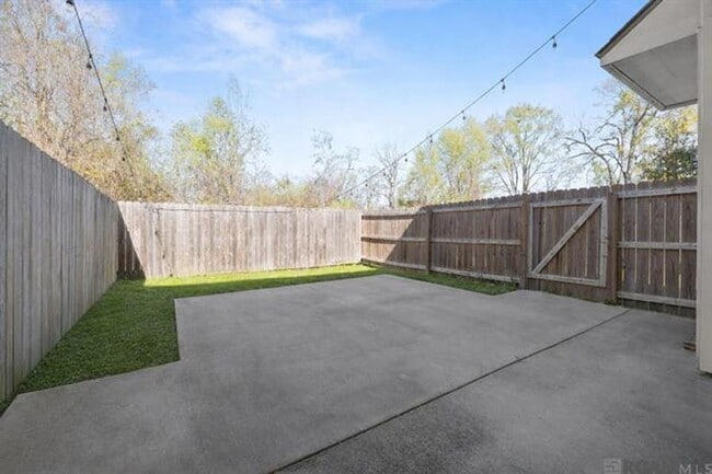 Building Photo - 5030 Myrtle Trail Dr