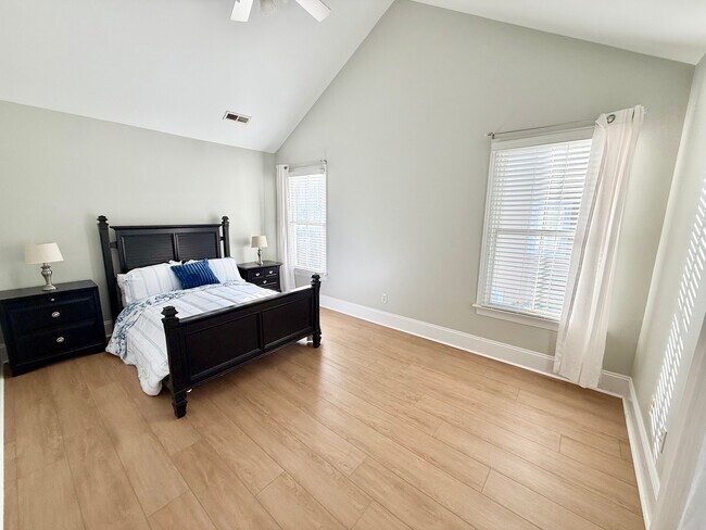 Building Photo - 4228 Pine Hollow Dr