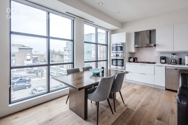 Building Photo - 240 N 2nd St