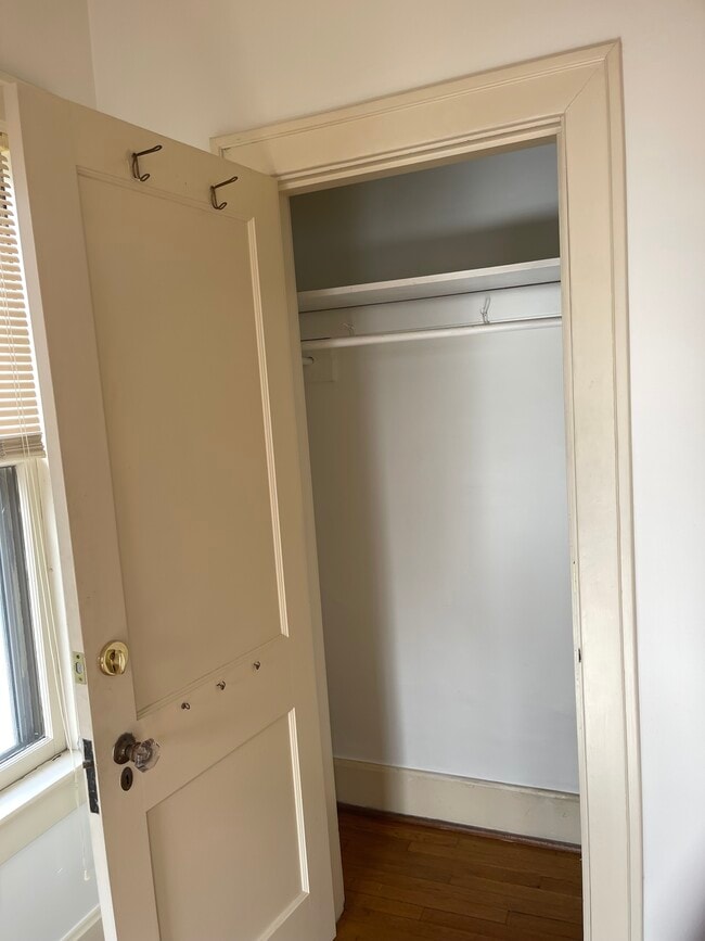 Building Photo - 227 Sycamore Rd