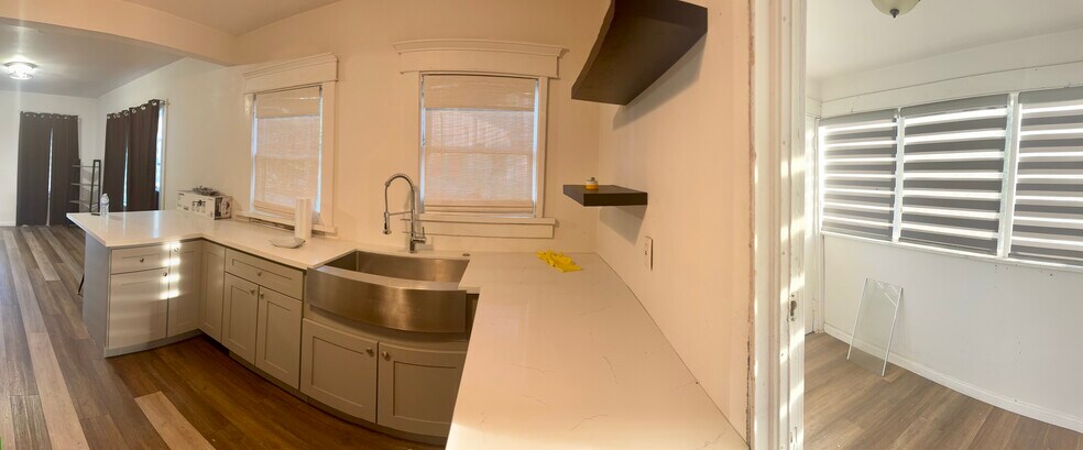 Kitchen/Laundry - 1045 Bradford St